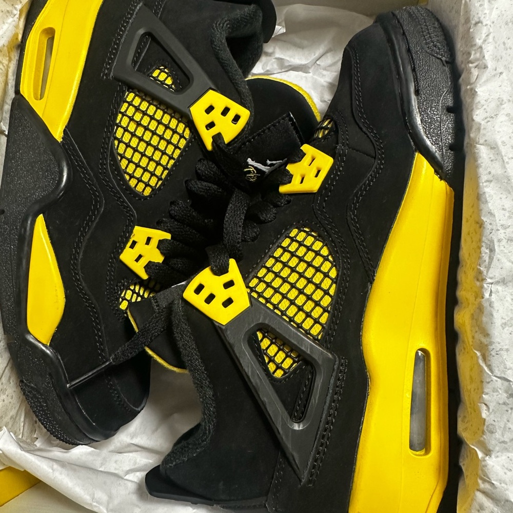 Air Jordan 4 Retro GS Sneakers